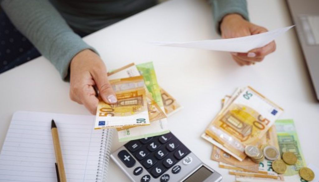 Refacturation de quote-part de primes d'assurance de groupe : quid de la TVA ?