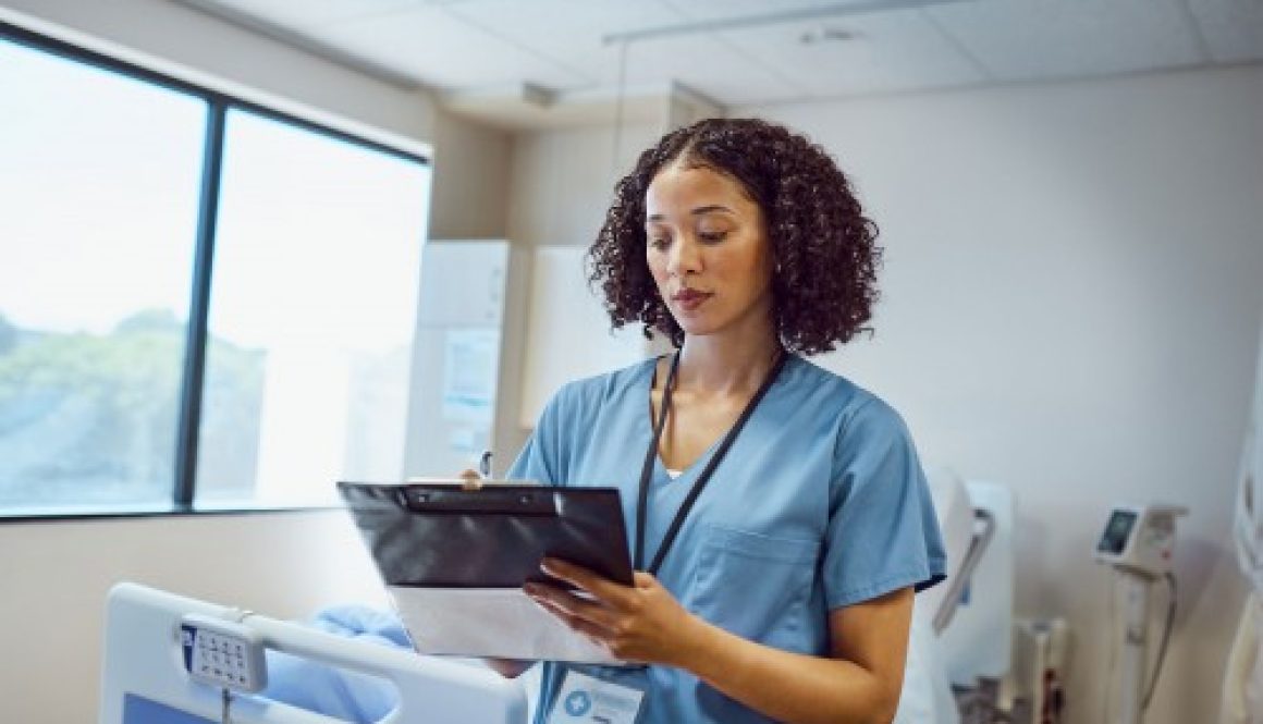 Santé et médico-social : compétences élargies pour les infirmiers en pratique avancée