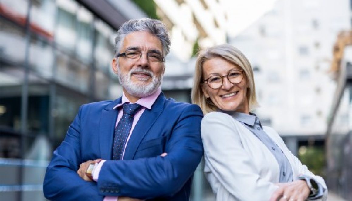 Les comportements des femmes et des hommes sous la loupe de l'AMF