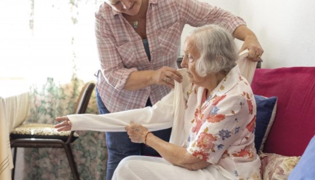 Services à la personne : remplacement d'un proche aidant par un salarié associatif