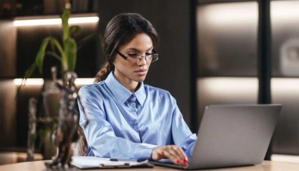 Commissaires de justice, notaires : vers de nouvelles cartes d'installation ?